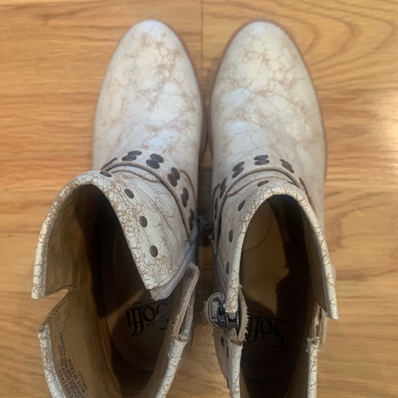 New Sofft Ivory Western-chic booties size 8 - Picture 9 of 16